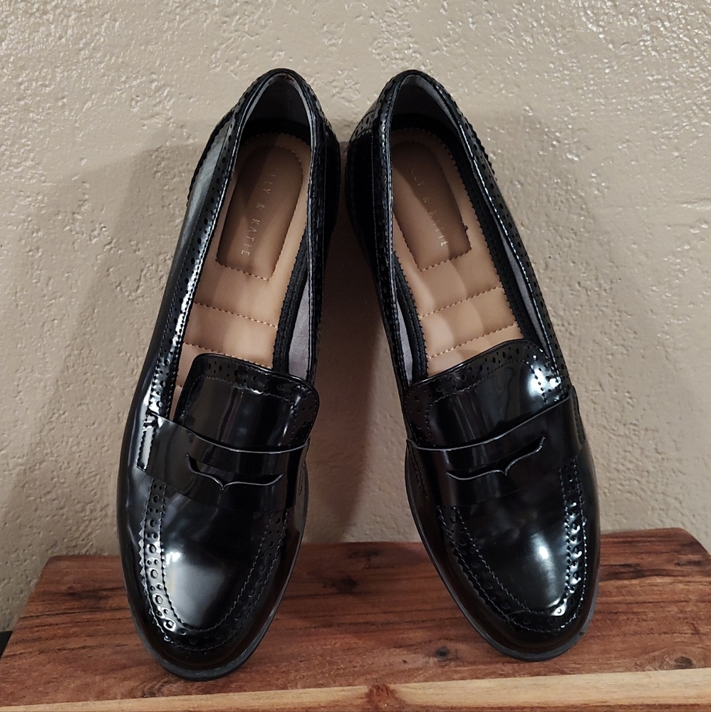 Kelly & Katie Glossy Black Bala Loafer - Picture 2 of 9